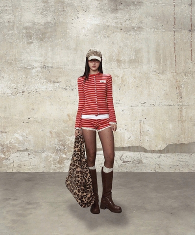 Quần thun ngắn sọc đỏ phối ren - Chucky Shorts