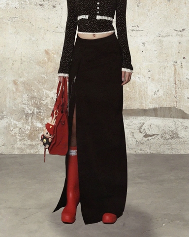 Chân váy đen dài xẻ đùi - Black Beetle Skirt