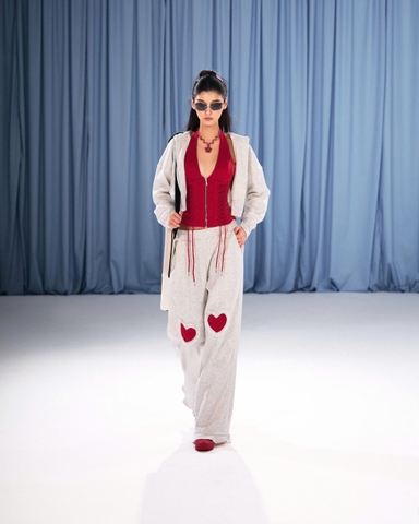 Quần ống rộng trắng đính tim đỏ - White Heartsteel SDC Pants