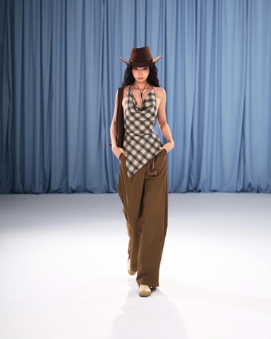 Áo cổ yếm kẻ caro hở lưng - Tove Top