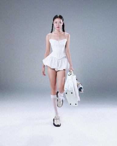 Quần bí giả váy ngắn ren trắng - Skie Skorts in White