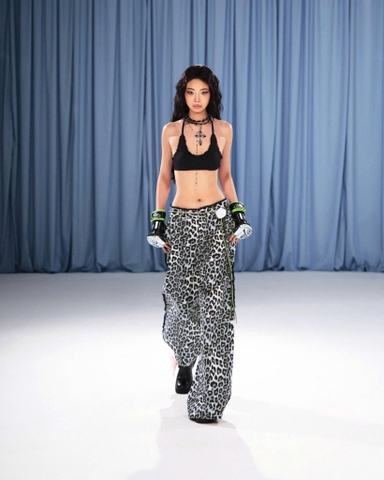 Quần dài ống rộng họa tiết beo - Savage Chic Pants