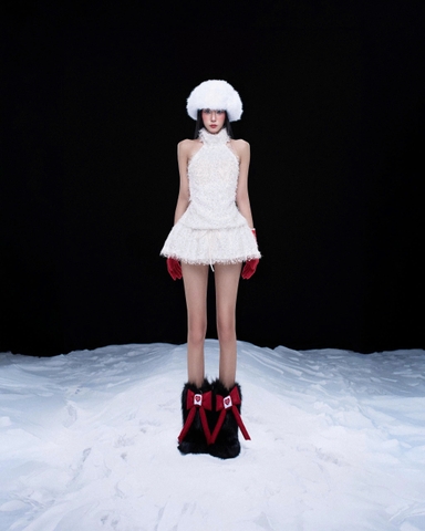 Váy quần ngắn giả lông trắng - White Mischief Skorts