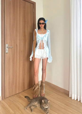 Quần bí trắng cạp trễ phối ren - Crush Shorts