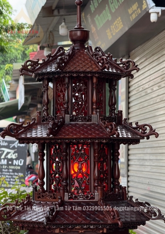 Đèn gỗ cẩm cao 2m