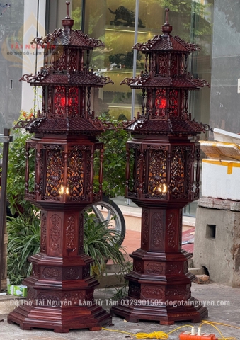 Đèn gỗ cẩm cao 2m
