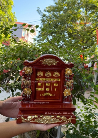 Bài vị khắc tên cho gia tiên