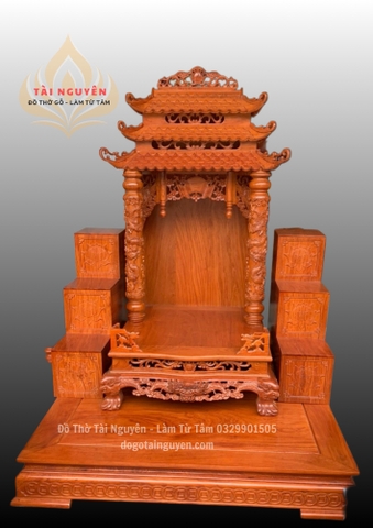 Ban Thần Tài mái chùa