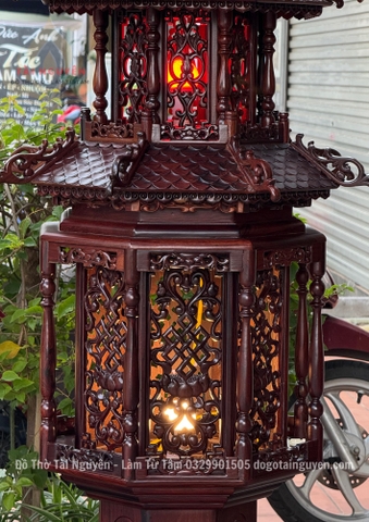 Đèn gỗ cẩm cao 2m