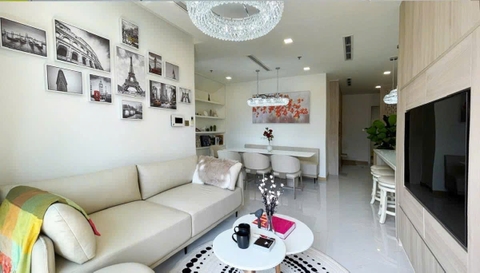 NEW HOUSE VINHOMES CENTRAL PARK 3 BEDROOMS FULL OPTIONS FOR SELL