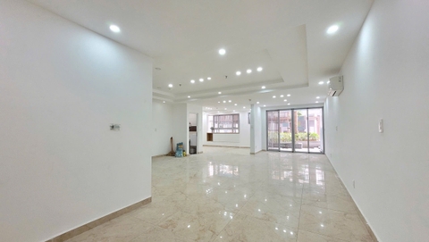 GROUND HOUSE SCENIC VALLEY PHU MY HUNG WITH BASIC FURNITURE FOR RENT