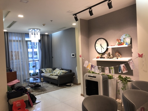 VINHOMES CENTRAL PARK 2 BEDROOMS FULL OPTIONS FOR SELL