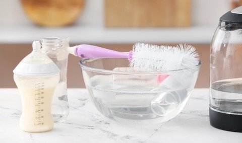 Hướng Dẫn Cách Tiệt Trùng Bình Sữa Mới Mua Và Vệ Sinh Đúng Cách