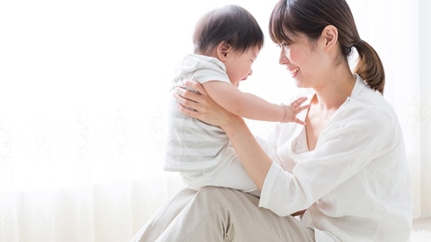 Cách giúp trẻ phát triển ngôn ngữ từ 6 tháng tuổi