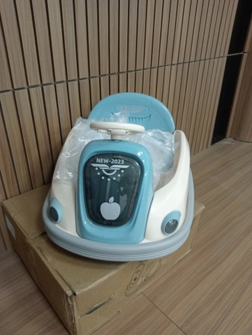 XE Ô TÔ ĐIỆN ĐỤNG CHO BÉ – MẪU MỚI 2023