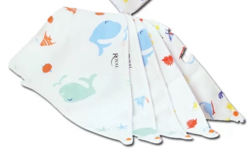 Yếm tam giác royal