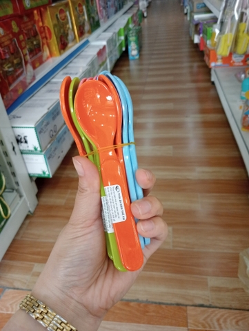 THÌA ĂN DẶM CHO BÉ – MÀU SẮC TƯƠI SÁNG, ĂN NGON MỖI NGÀY