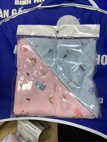 Yếm Tam Giác Nỉ Hình