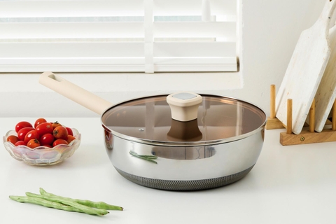 Thế giới chảo Titanium xoay vần