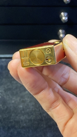 Dunhill Swiss Made
hình sư tử nổi
