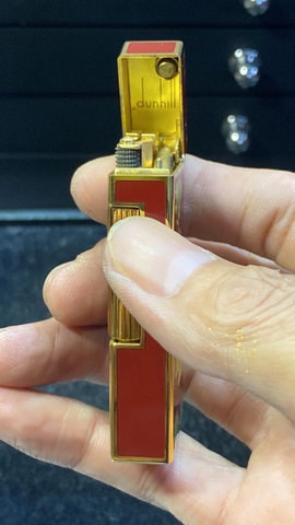 Dunhill Swiss Made
hình sư tử nổi