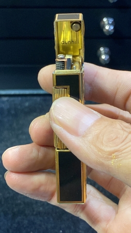 Dunhill Swiss Made
hình đầu hổ nổi