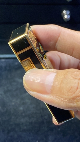 Dunhill Swiss Made
hình đầu hổ nổi