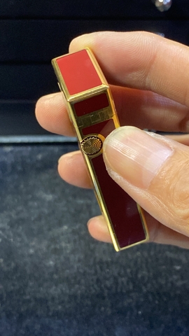 Dunhill Swiss Made
hình sư tử nổi