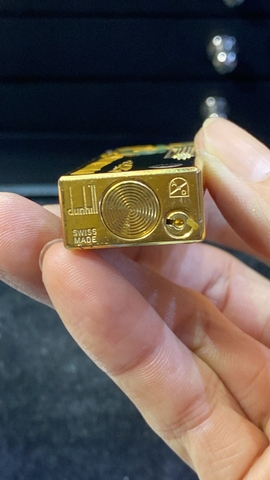 Dunhill Swiss Made
hình đầu hổ nổi