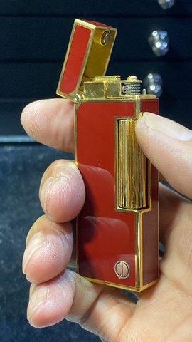 Dunhill Swiss Made
hình sư tử nổi