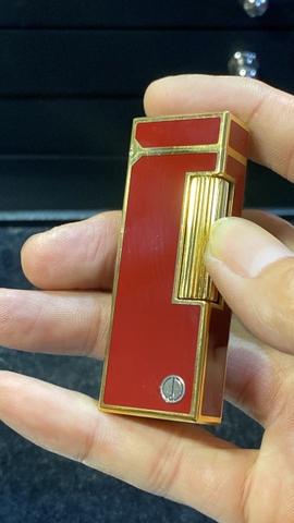 Dunhill Swiss Made
hình sư tử nổi