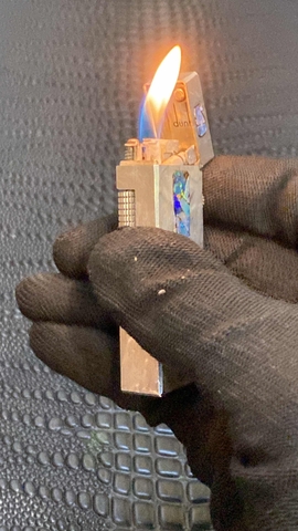 Dunhill Swiss Made
đính đá quý màu