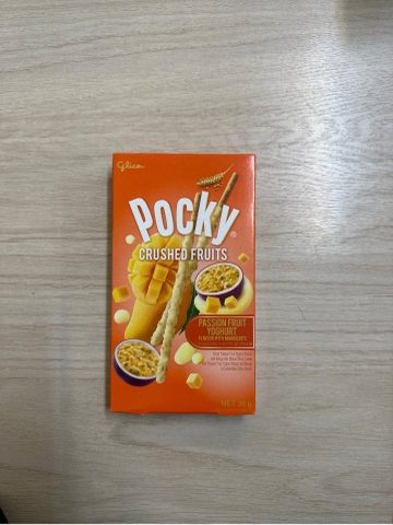 Bánh que POCKY trái cây nghiền vị sữa chua chanh dây, xoài Hộp giấy 38g