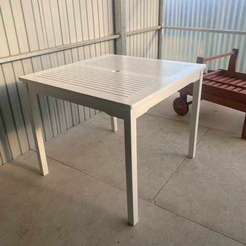 BÀN ĂN IBIZA GỖ TRÀM FSC V1827, KT 90 × 90 × 74 CM – SƠN TRẮNG | CÓ LỖ CẮM DÙ | KHO ĐỒ GỖ 49