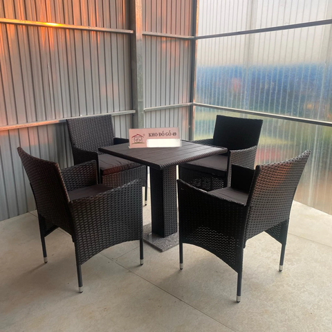 BÀN ĂN NGOÀI TRỜI, BÀN CÀ PHÊ GIẢ MÂY KDG026 70 × 70 × 75 cm | Bền Đẹp – Sang Trọng – Chống Chịu Thời Tiết