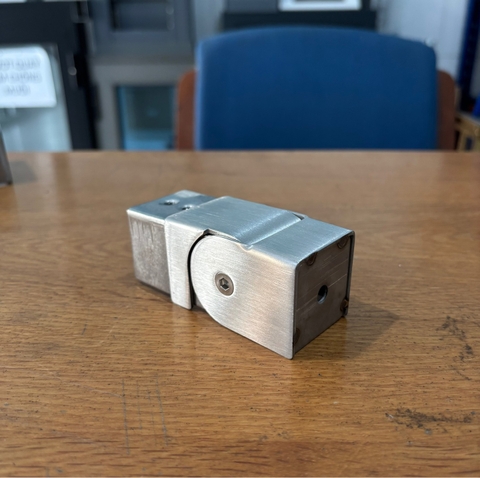 CHỤP TƯỜNG CHUYỂN ĐỘNG INOX