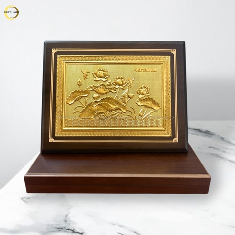TRANH HOA SEN BẰNG ĐỒNG DÁT VÀNG - KÍCH THƯỚC 26X34CM