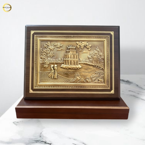 TRANH HỒ HOÀN KIẾM BẰNG ĐỒNG - TRANH QUÀ TẶNG ĐỂ BÀN (KÍCH THƯỚC 26X34CM )
