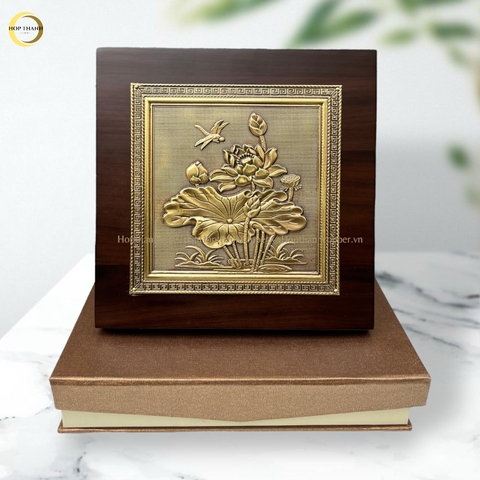TRANH HOA SEN BẰNG ĐỒNG VÀNG GIẢ CỔ - KÍCH THƯỚC 20X20CM