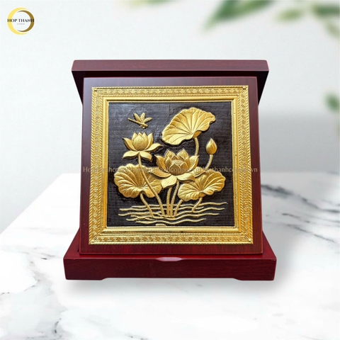 QUÀ TẶNG TRANH ĐỒNG HOA SEN, DÁT VÀNG (KÍCH THƯỚC 18X18CM)