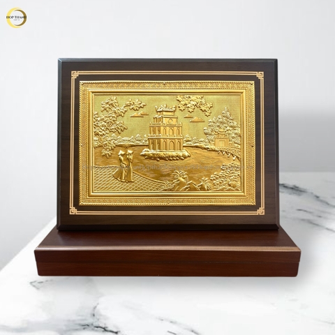 TRANH HỒ HOÀN KIẾM BẰNG ĐỒNG DÁT VÀNG - TRANH QUÀ TẶNG ĐỂ BÀN (KÍCH THƯỚC 26X34CM )