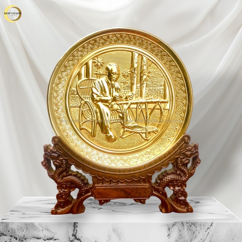 TRANH ĐĨA ĐỒNG BÁC HỒ NGỒI GHẾ MÂY MẠ VÀNG 24K (ĐK 19CM)