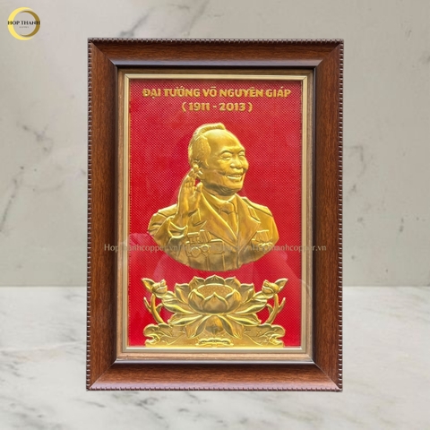TRANH CHÂN DUNG ĐẠI TƯỚNG VÕ NGUYÊN GIÁP BẰNG ĐỒNG DÁT VÀNG - KÍCH THƯỚC 26X36CM
