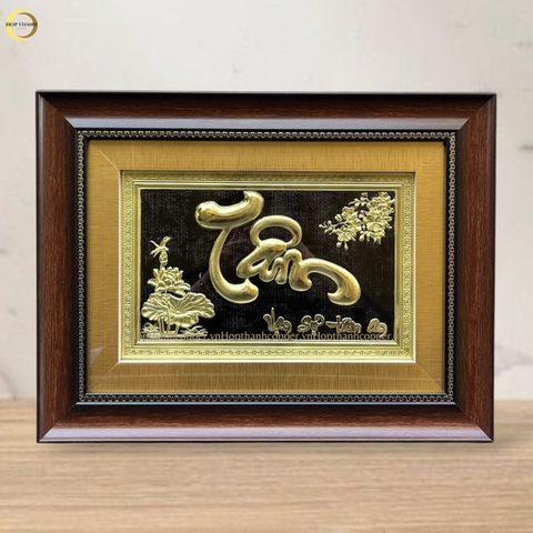 TRANH CHỮ TÂM BẰNG ĐỒNG VÀNG - KÍCH THƯỚC 42X32CM