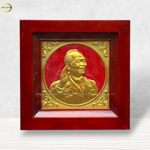 TRANH CHÂN DUNG ĐẠI TƯỚNG VÕ NGUYÊN GIÁP BẰNG ĐỒNG DÁT VÀNG - KÍCH THƯỚC 38X38CM