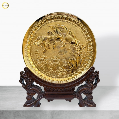 TRANH ĐĨA CÁ CHÉP HOA SEN - SONG NGƯ CÁT HẠNH BẰNG ĐỒNG MẠ VÀNG 24K (ĐƯỜNG KÍNH 19CM)