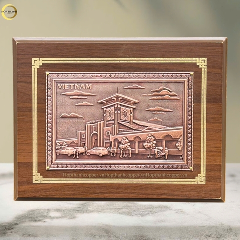 TRANH CHỢ BẾN THÀNH BẰNG ĐỒNG ĐỎ GIẢ CỔ - TRANH QUÀ TẶNG ĐỂ BÀN (KÍCH THƯỚC 22X17CM )