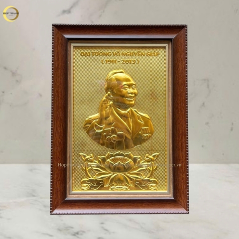 TRANH CHÂN DUNG ĐẠI TƯỚNG VÕ NGUYÊN GIÁP BẰNG ĐỒNG DÁT VÀNG - KÍCH THƯỚC 26X36CM