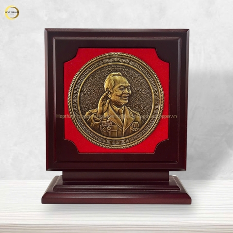 TRANH CHÂN DUNG ĐẠI TƯỚNG VÕ NGUYÊN GIÁP BẰNG ĐỒNG GIẢ CỔ - TRANH QUÀ TẶNG ĐỂ BÀN (KÍCH THƯỚC 23CM)