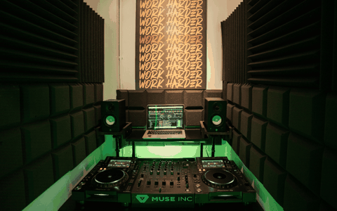 Thuê phòng tập DJ: Half Set CDJ 2000 NXS2 và Mixer 900 NXS2